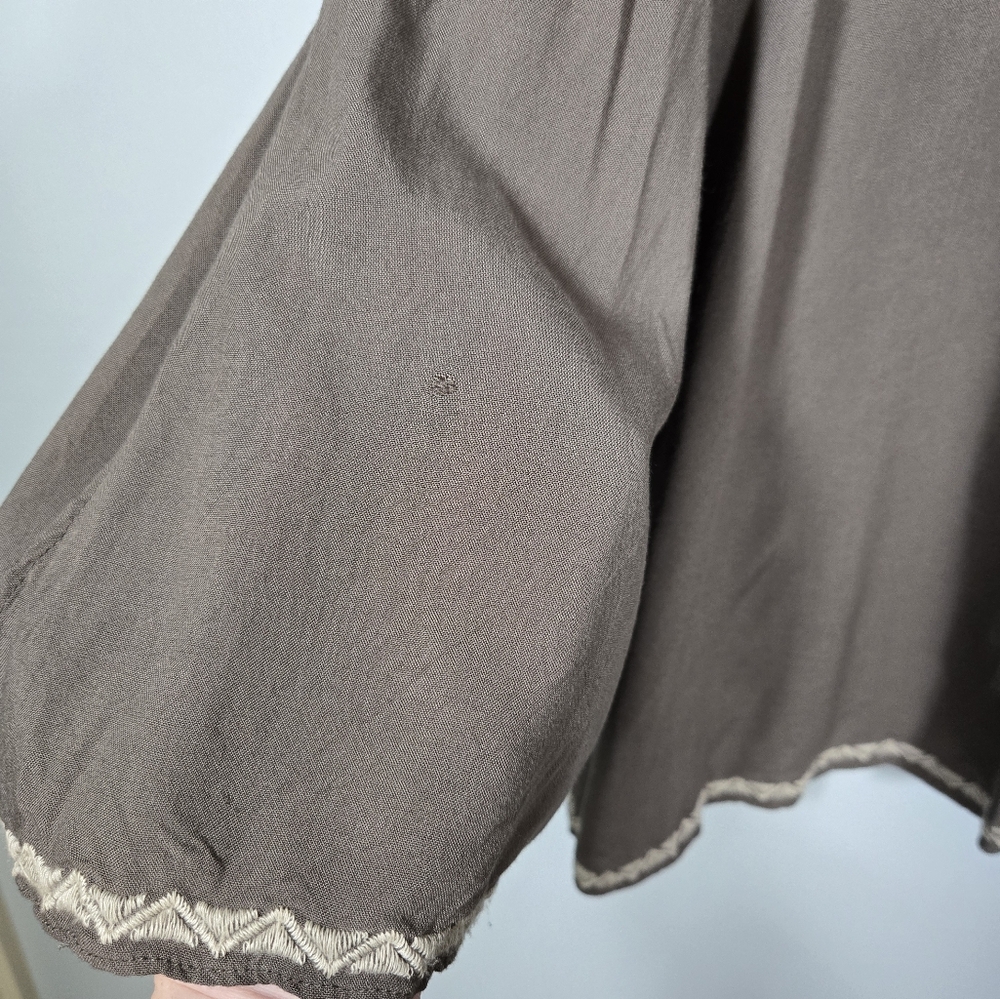 Chelsea & Theodore Embroidered Bohemian Top Womens Size Medium Green Boho Blouse - Picture 12 of 12